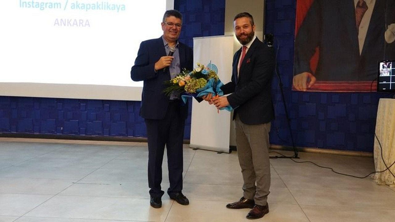 Kocaeli'ye gelen Yazar Alişan Kapaklıkaya’ya yoğun ilgi