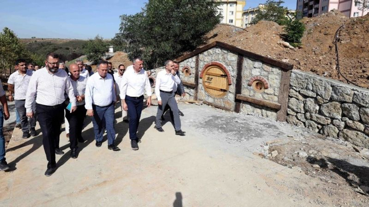 Büyükakın, yapımı süren dev parkı yerinde inceledi