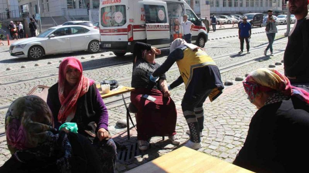 Husumetliler cami avlusunda kavga etti Makasla yaralanan var!