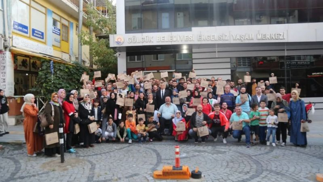 Başkan Sezer'den işitme engellilere destek!