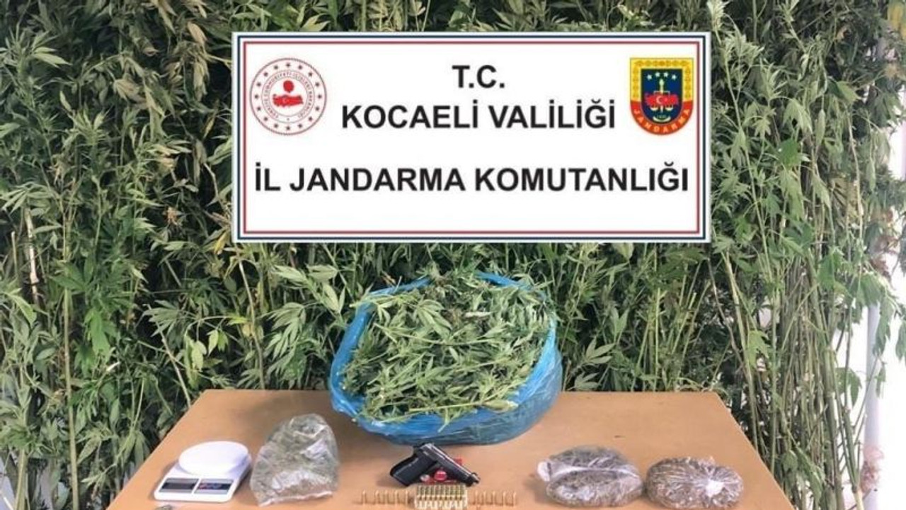 4 Kilo 825 gram esrar ele geçirildi