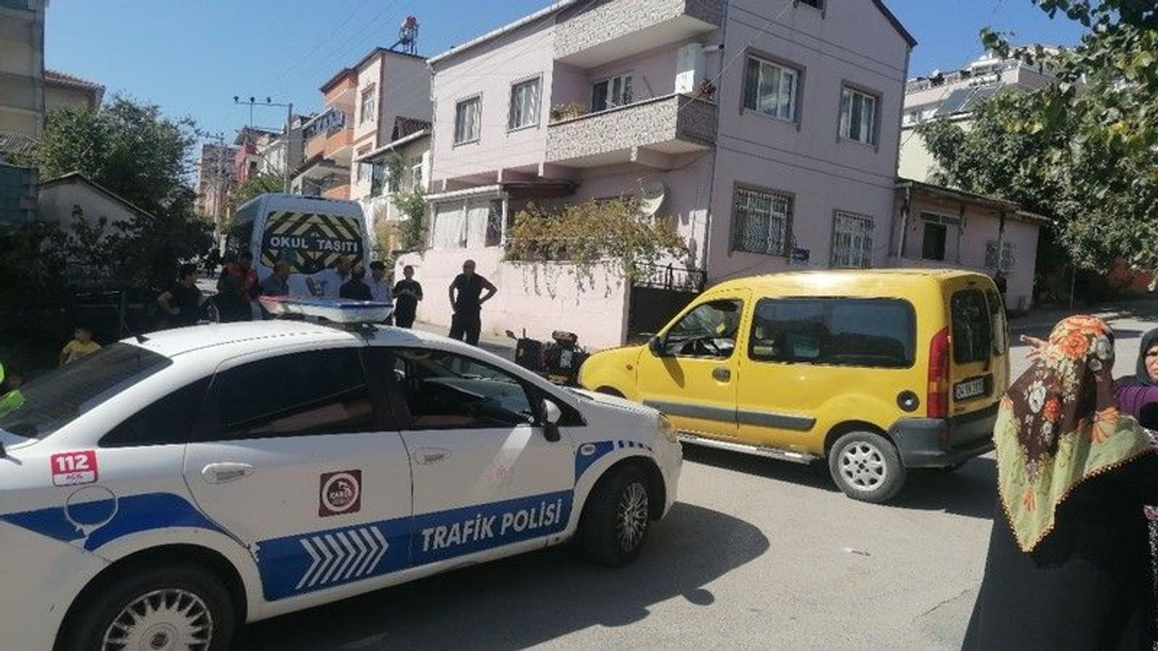 Hafif ticari araç ve motosiklet çarpıştı!