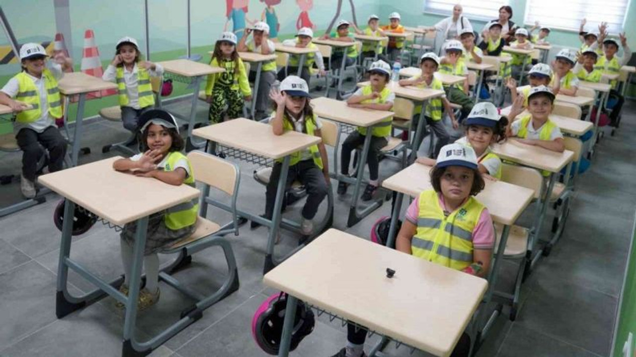 Çocuklar trafik kurallarını öğreniyor!