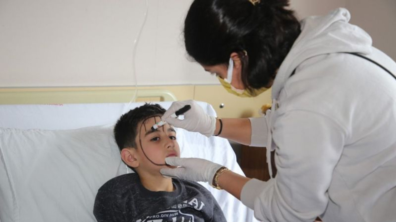 Büyükşehir, hastanedeki çocuklara moral dağıttı