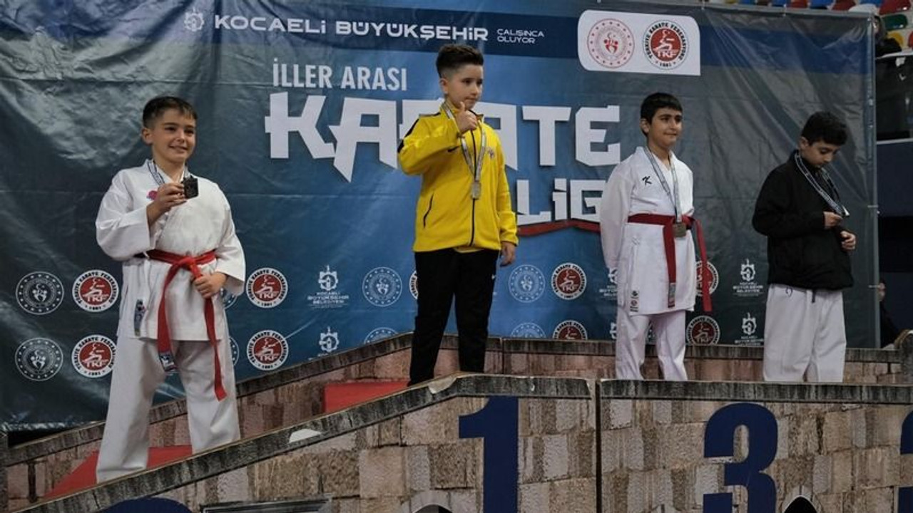 Karateciler Kocaeli'de kıyasıya mücadele etti