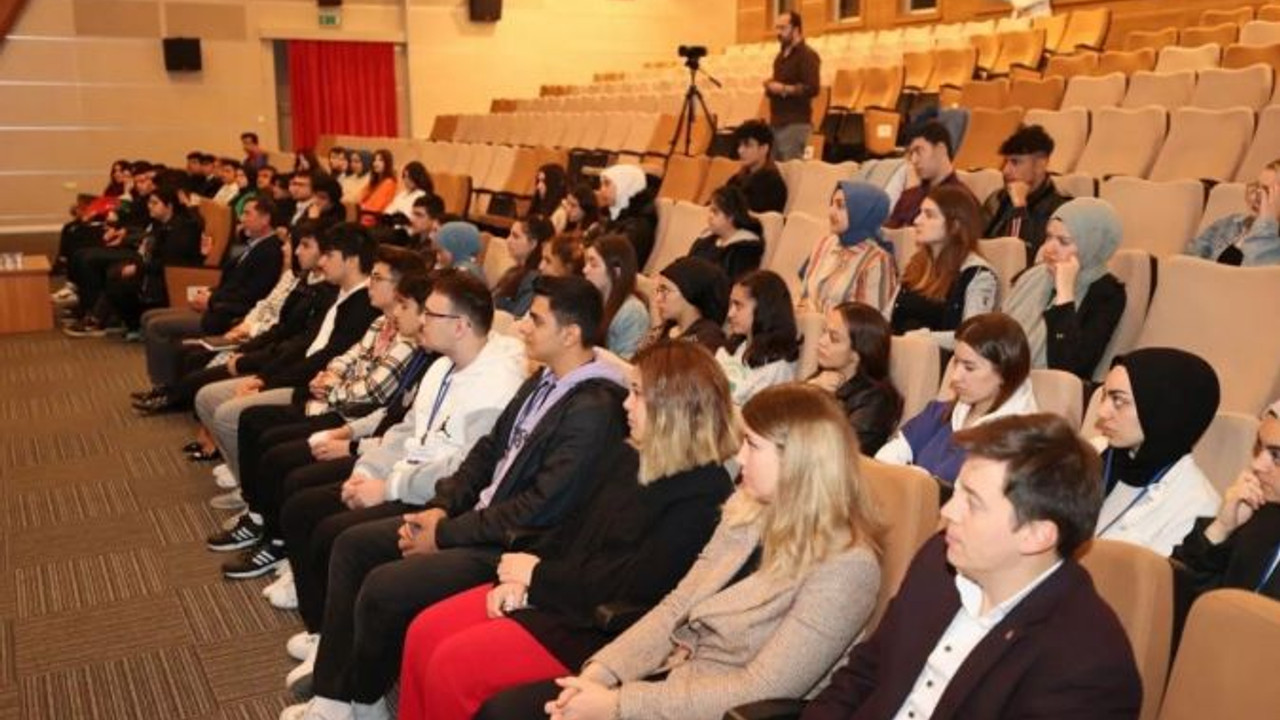 O belediyeden stajyer öğrenciler için oryantasyon eğitimi!