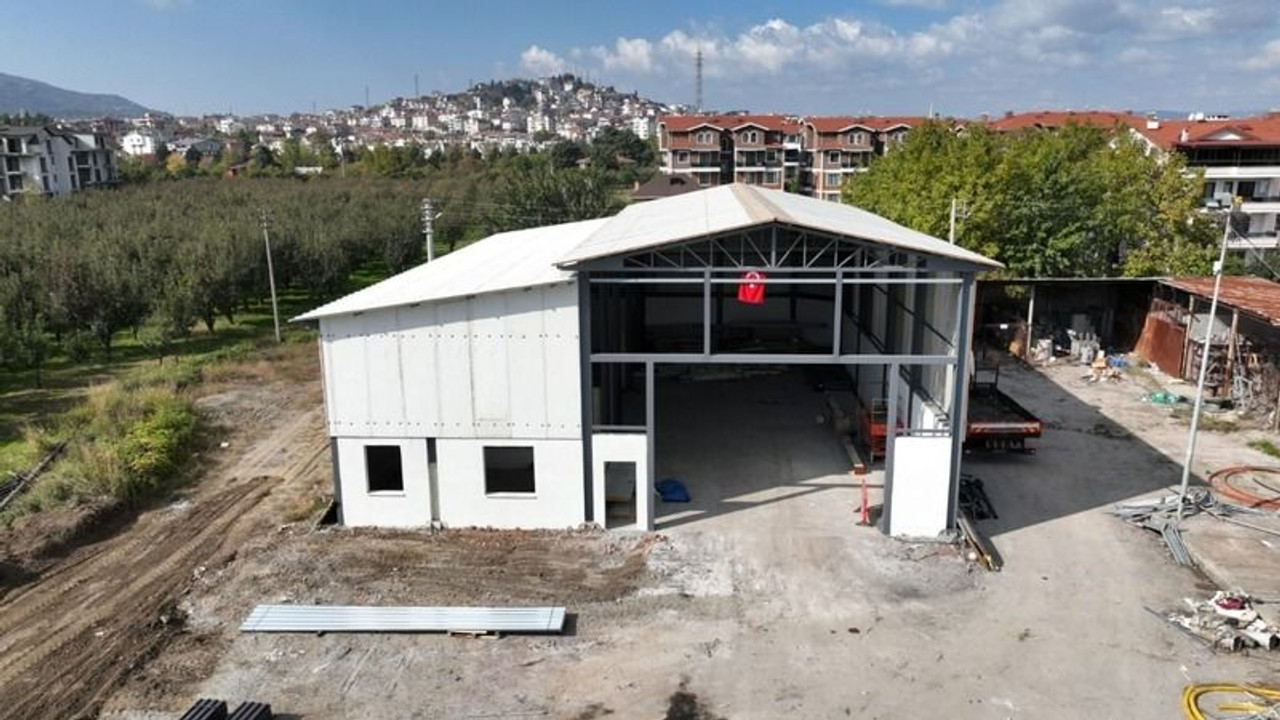 Geri dönüşümle yeni bina yaptılar
