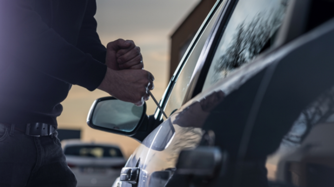 Eskişehir'de çaldığı otomobille Kocaeli'de yakalandı