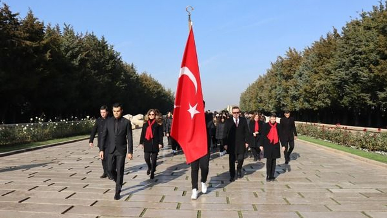Bilnet Okulları'ndan Ata'ya ziyaret!