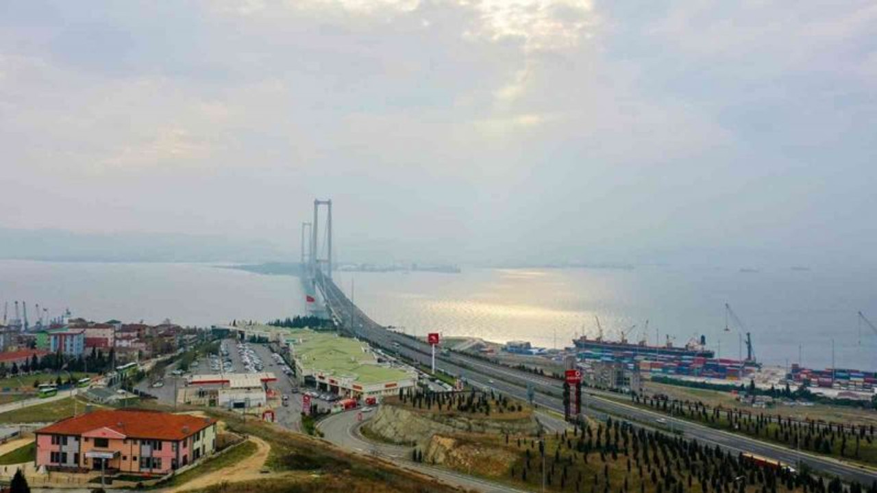 Dilovası’na köprü manzaralı seyir terası