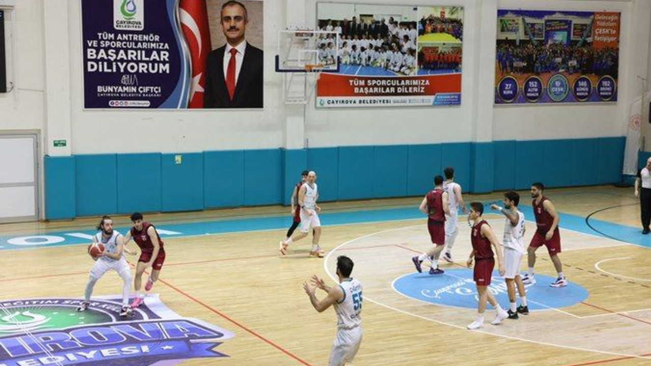 Çayırova Belediyesi, namağlup liderliğini sürdürüyor