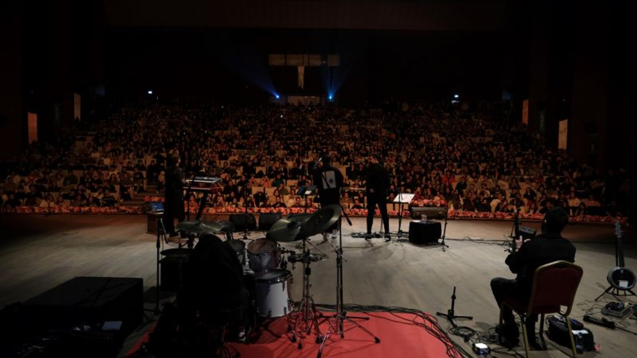 Üniversiteli gençler doyasıya eğlendi