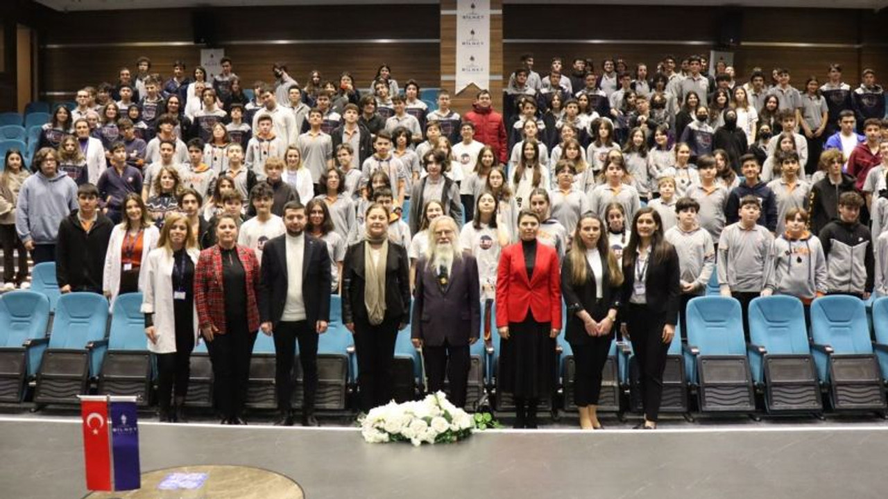 Astronomi Profesörü İbrahim Ethem Derman özel Kocaeli Bilnet okulları öğrencileri ile buluştu
