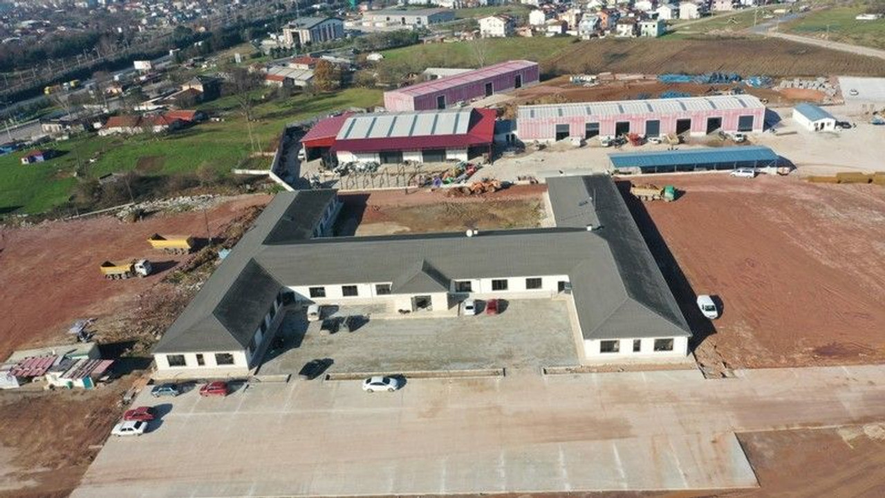 Kartepe Belediyesi'nin ek hizmet binasında 5 müdürlük hizmet verecek