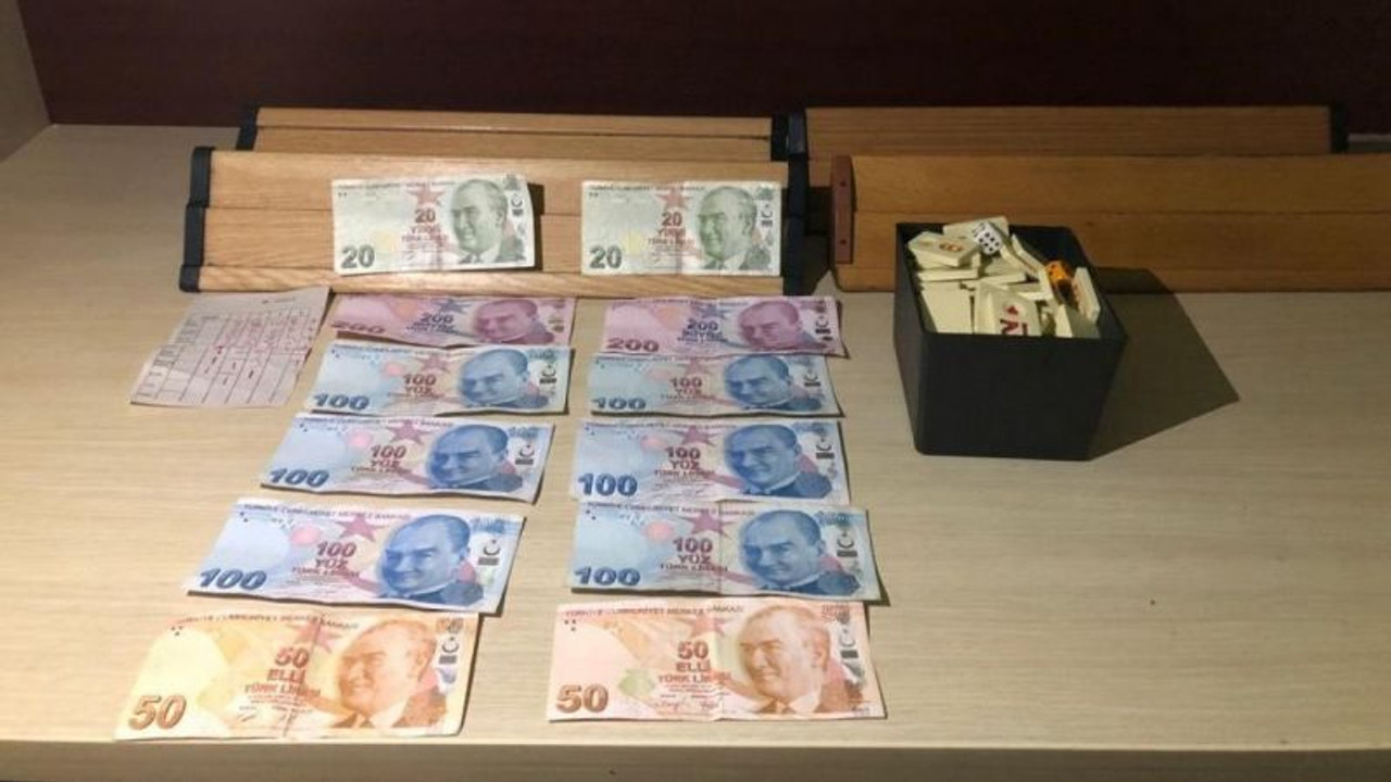 İş yerinde kumar oynatıldığı denetimde ortaya çıktı, toplanan paraya el konuldu