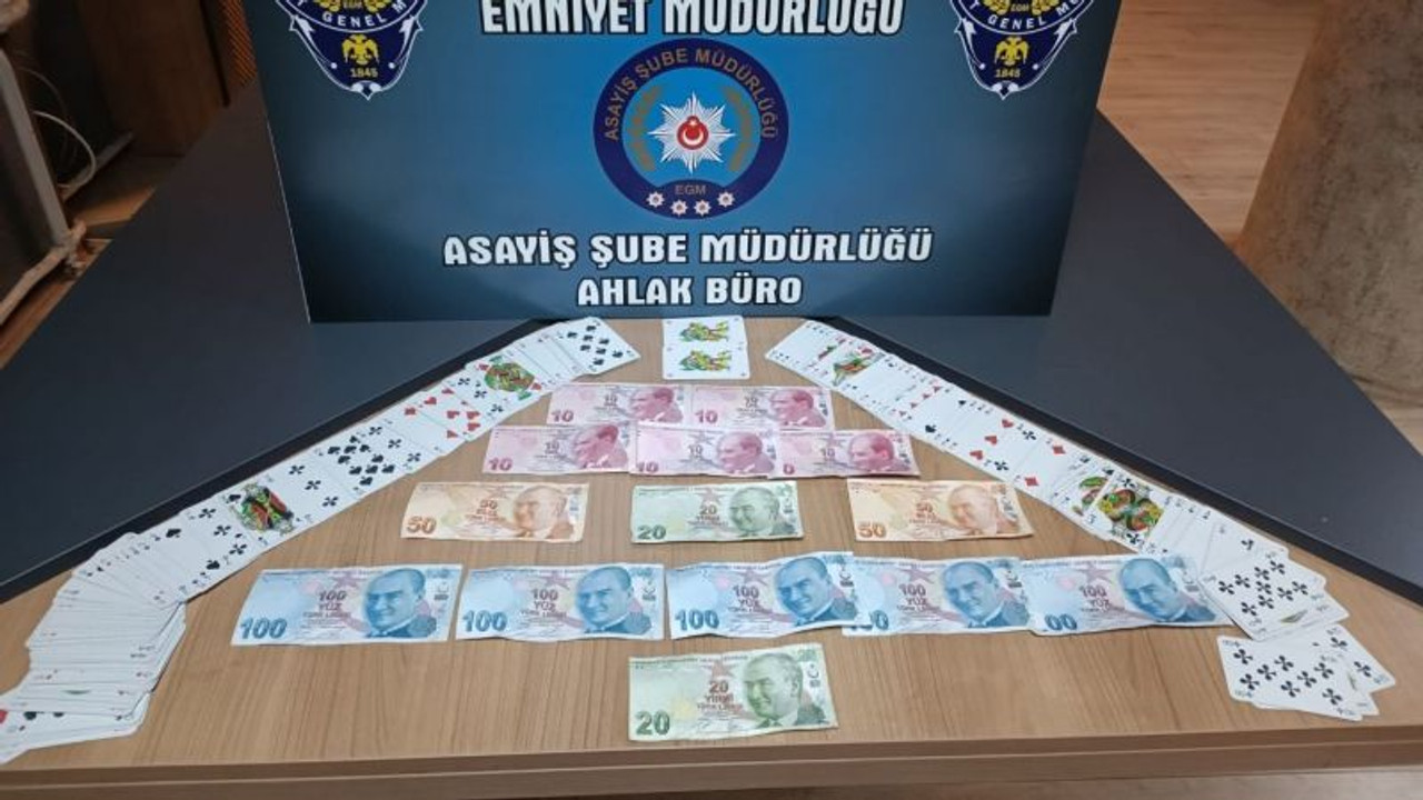 İş yerinde kumar oynattılar