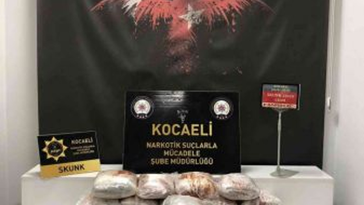 Uyuşturucu dolu çantaları ormanlık alana attı ama polisten kurtulamadı