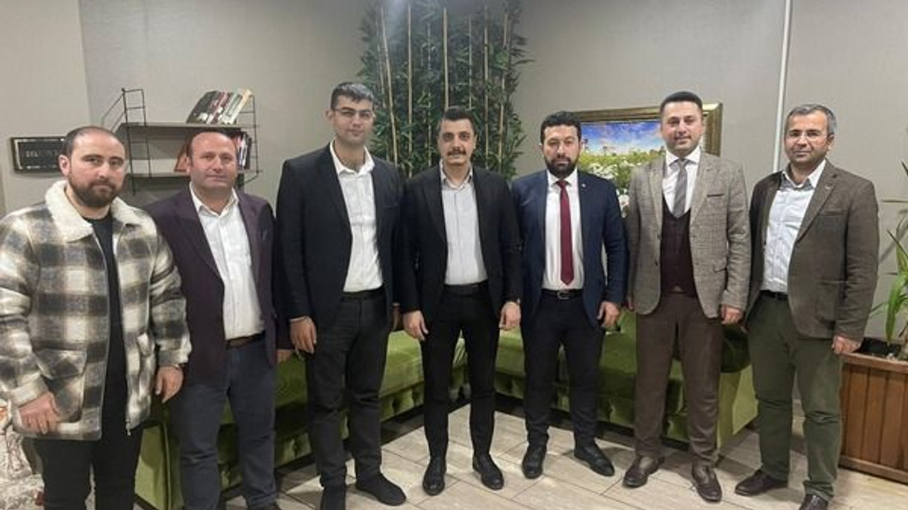 AKP Kocaeli Gençlik Kolları’ndan Çayırova’ya ziyaret