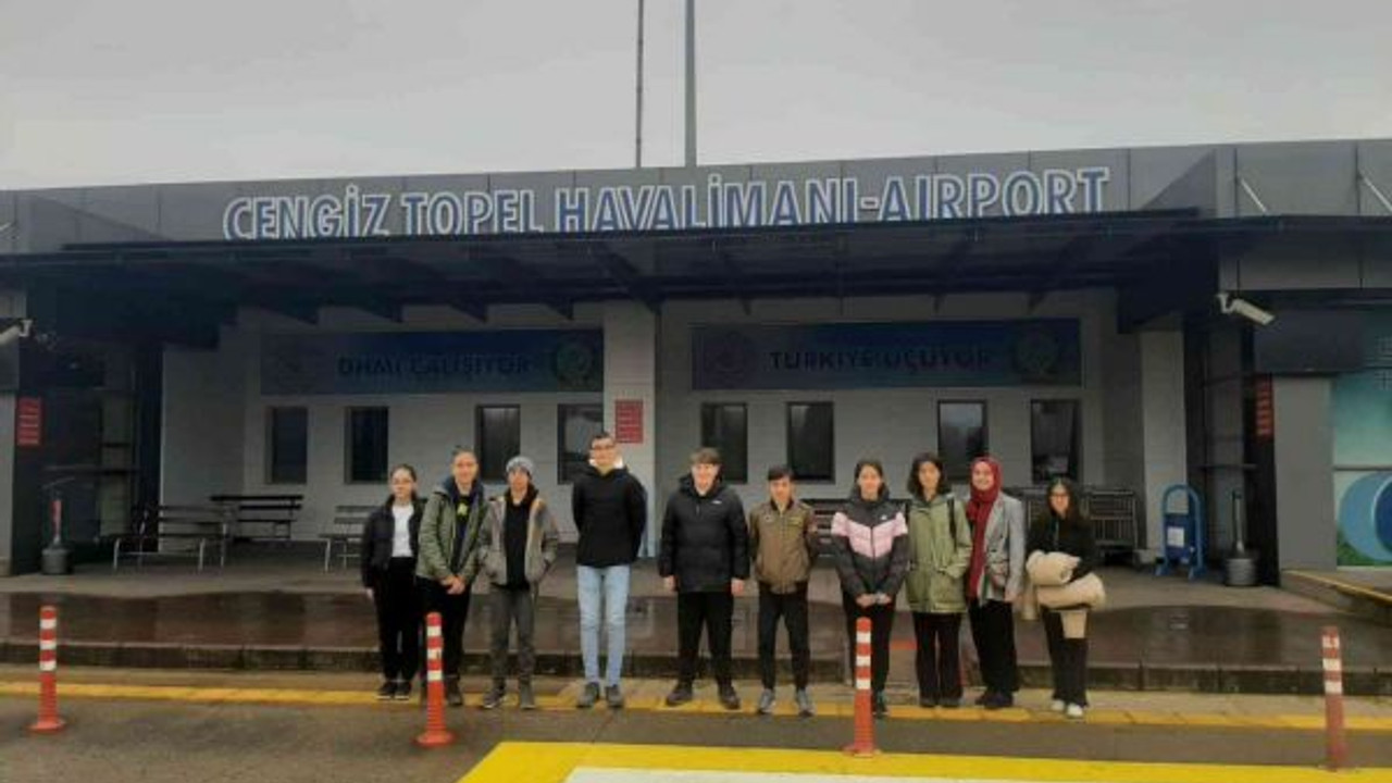 Özel yetenekli üniversiteli çocuklar meslek tanıtım gezisinde