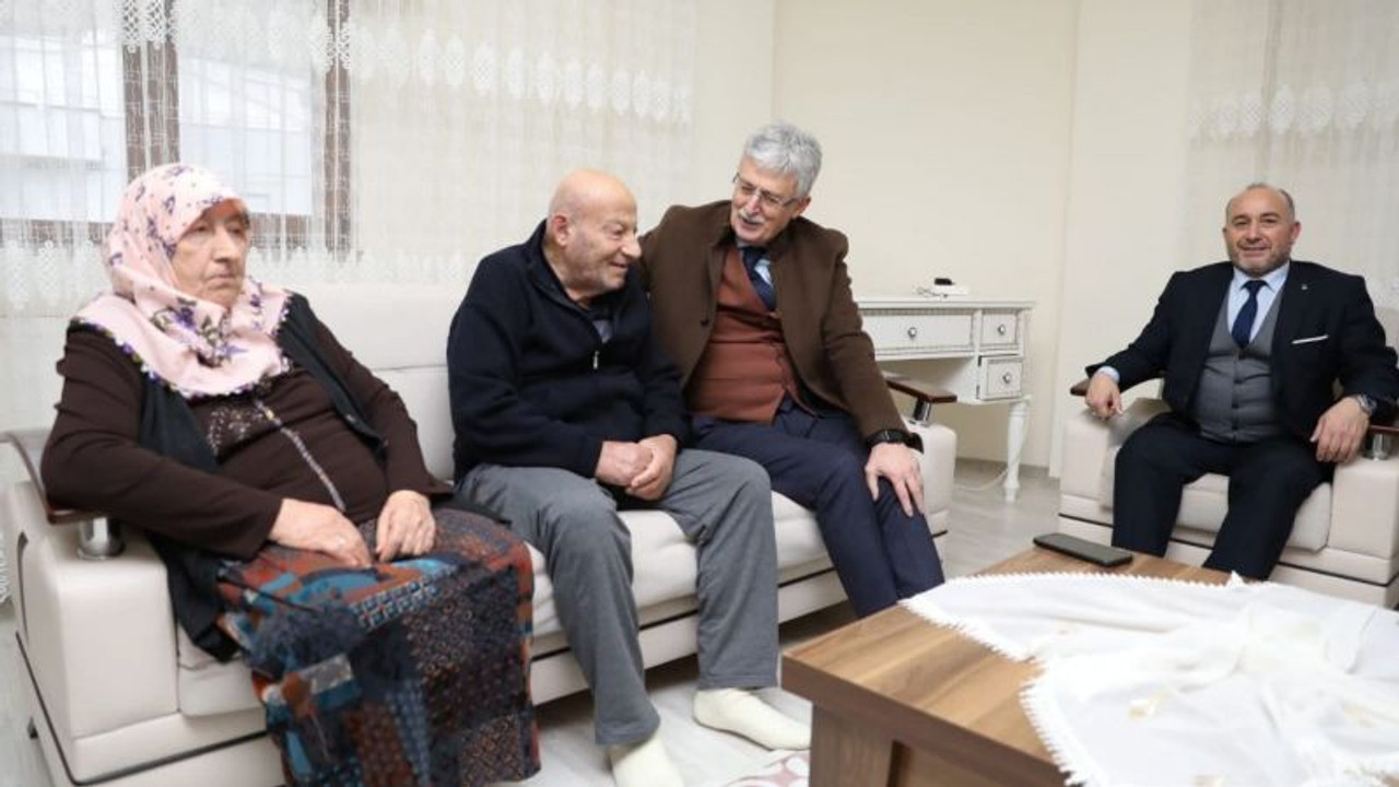 Ellibeş patlamadan kurtulan aileyi ziyaret etti