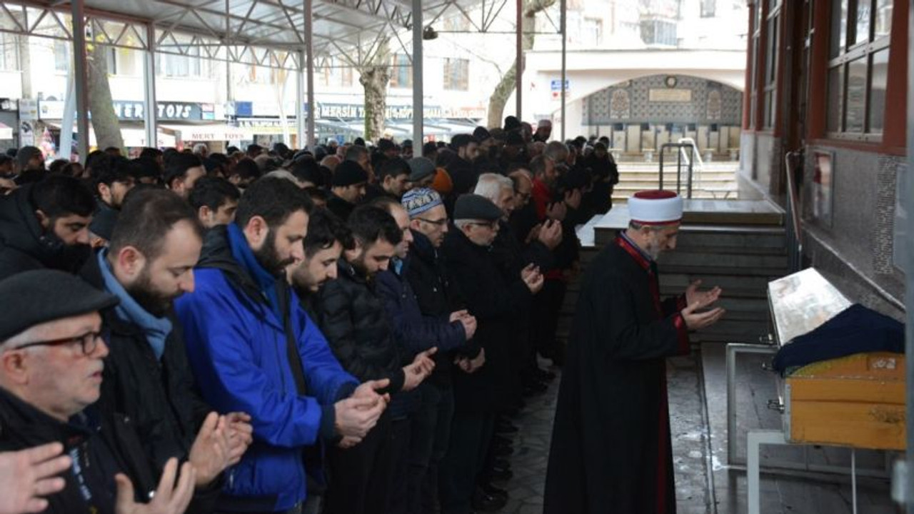 Depremde hayatını kaybeden Kocaelili Zeynep son yolculuğuna uğurlandı