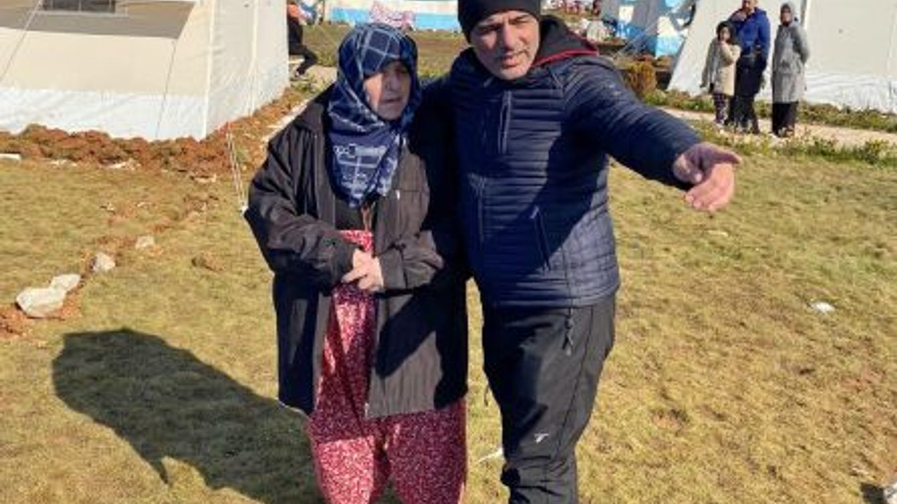 Belediye başkanları çadır kurup, aşevinde yemek dağıtıyor