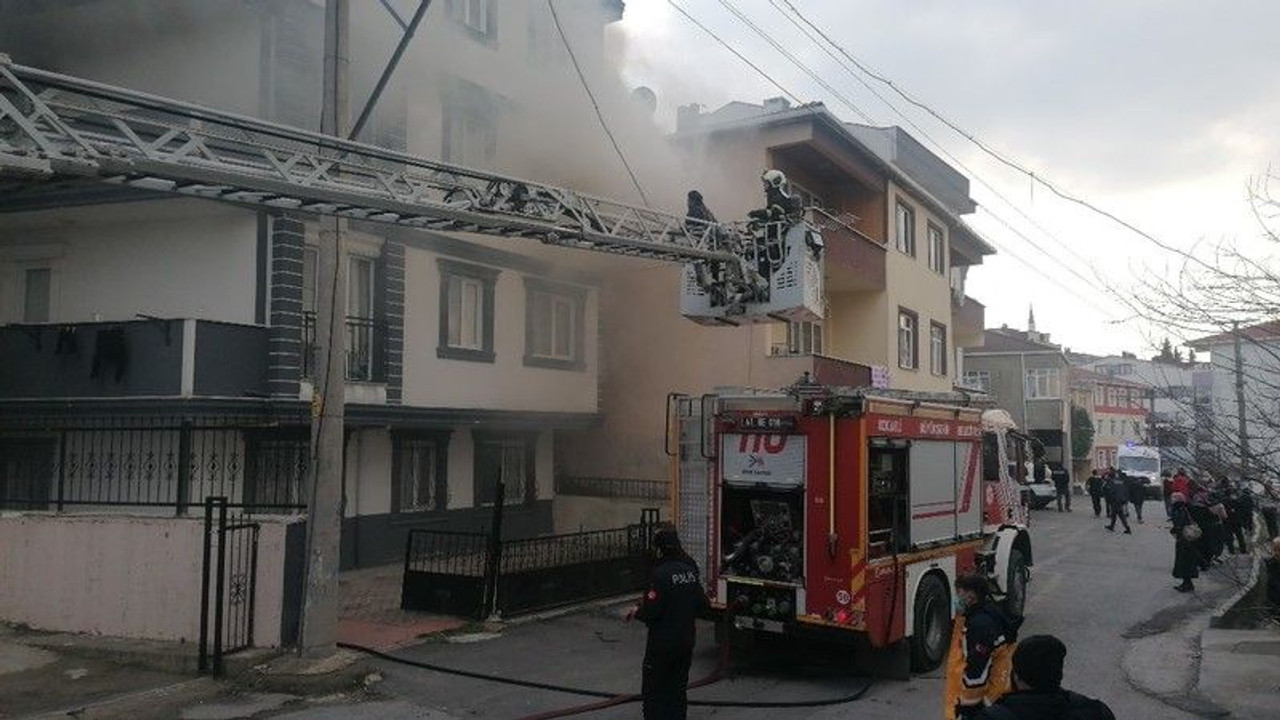 Yangında mahsur kaldı, itfaiye ekipleri kurtardı