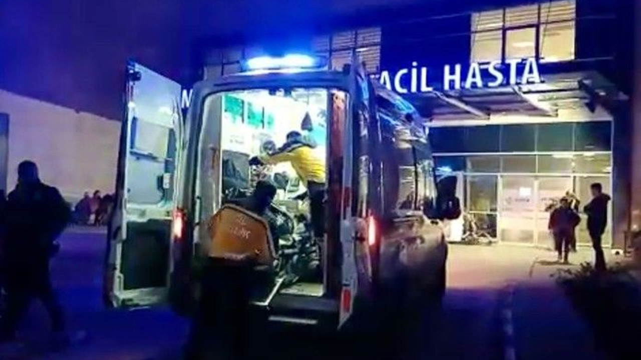 Hatay’da depremde yaralanan bazı vatandaşlar hastaneye getirildi