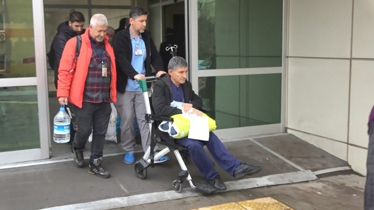 Depremzede yaşlı çifte bakın kimler yardım eli uzattı