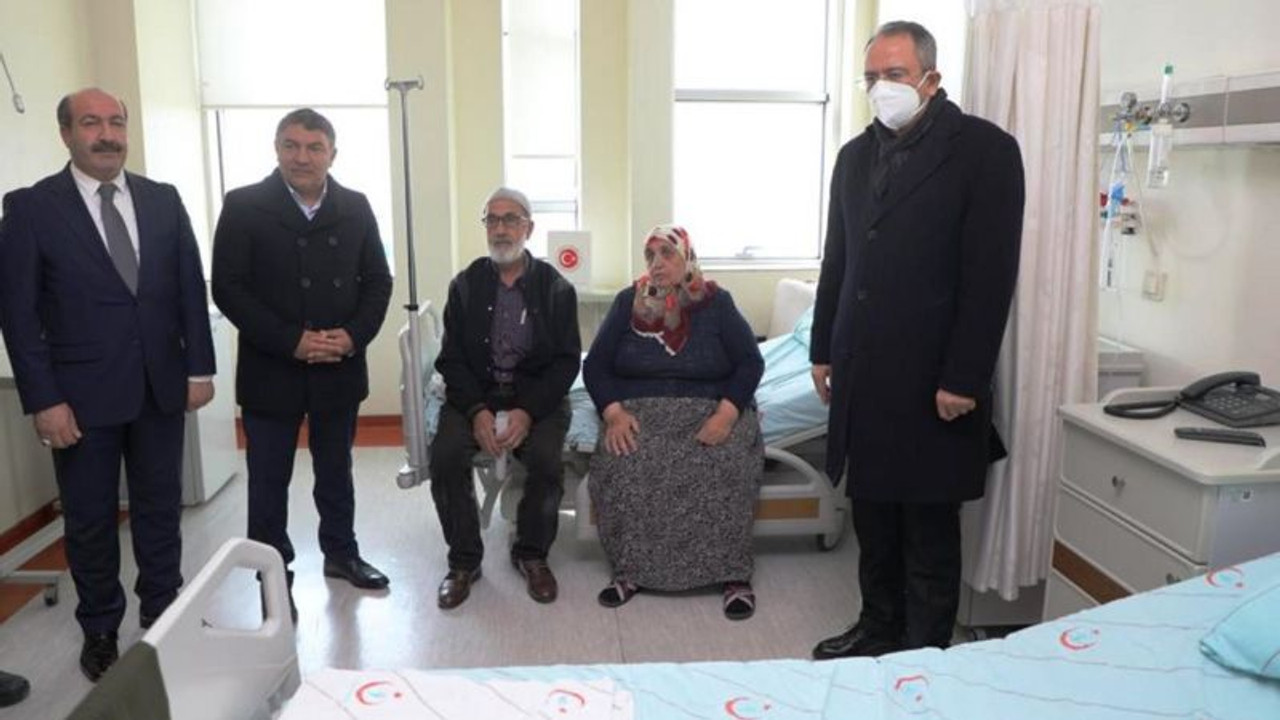 Depremzedeleri hastanede ziyaret ettiler