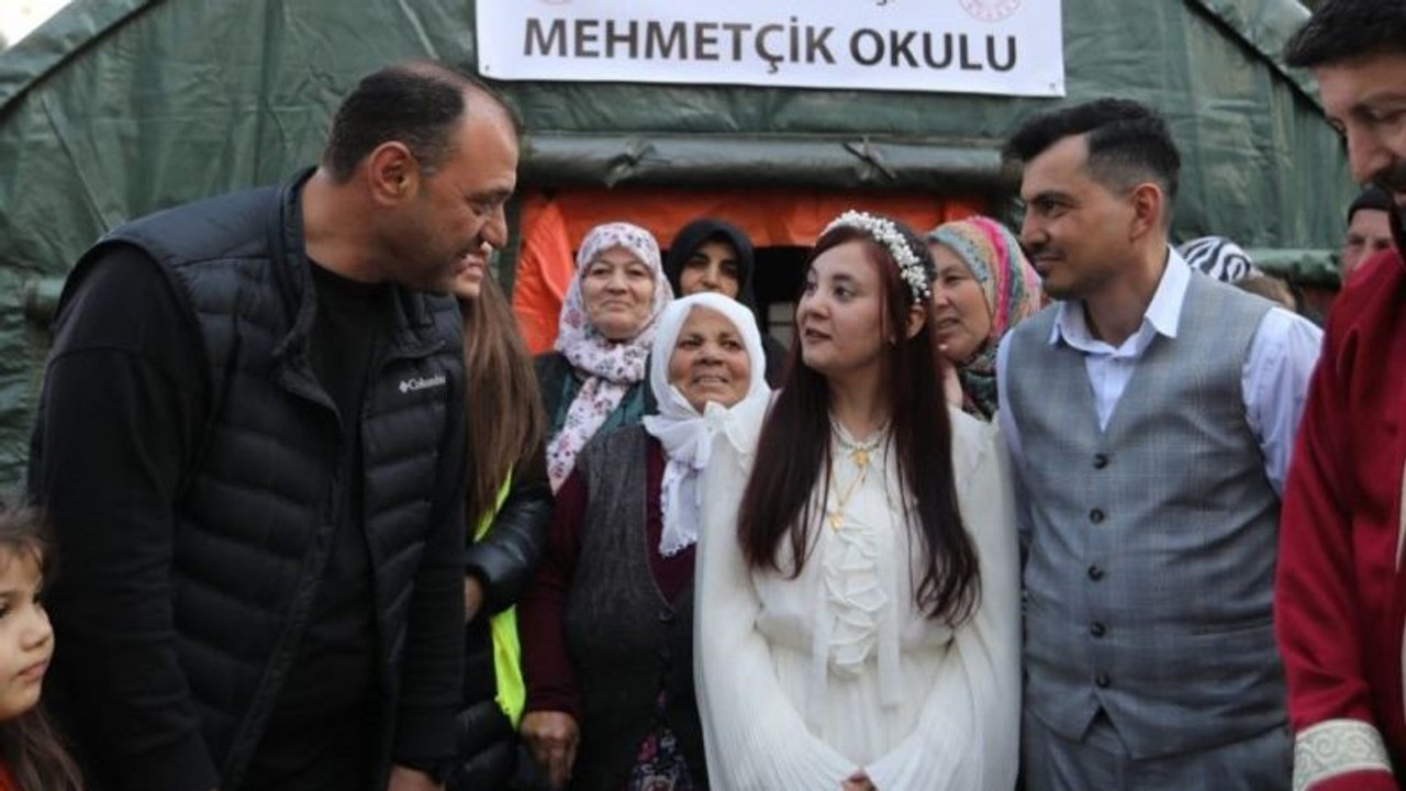 Çadır kentte ilk nikah
