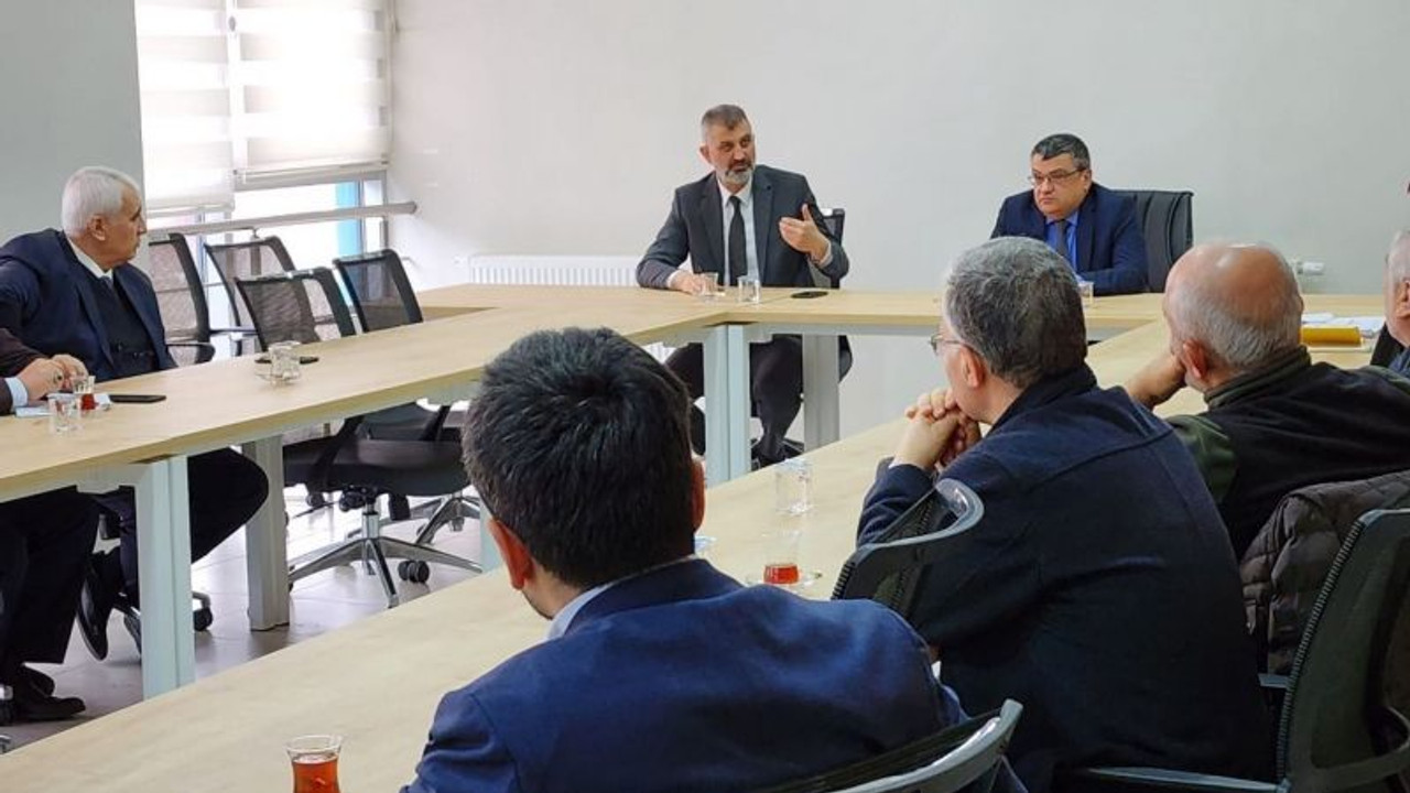 Sezer depremzedeler için yapılan çalışmaları anlattı
