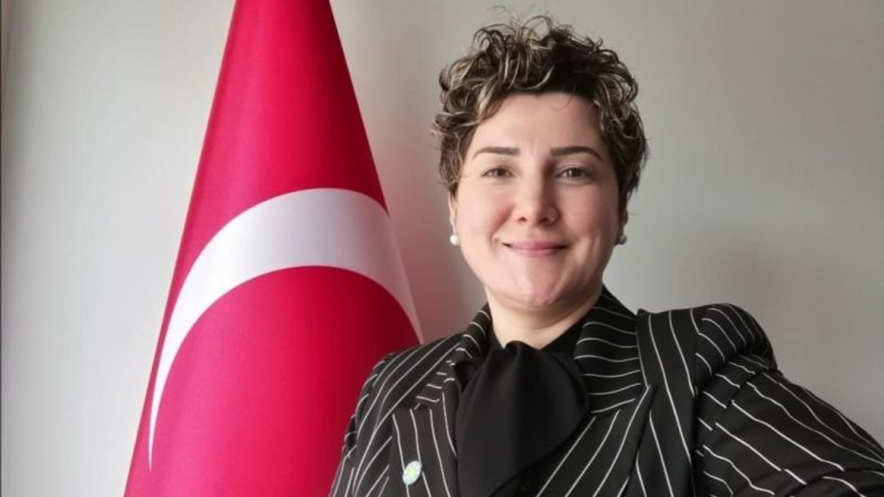 Pelin Coştur Filiz aday adaylığını açıklıyor