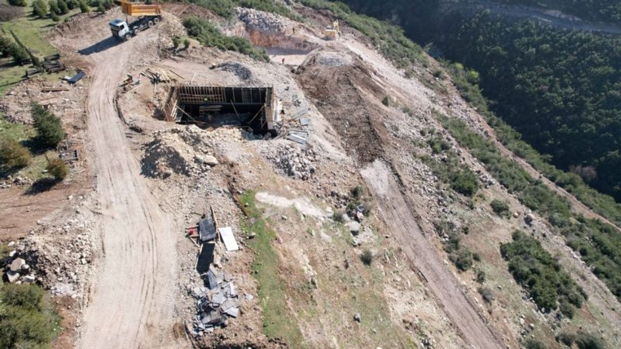 O ilçeye 212 metre uzunlukta viyadük