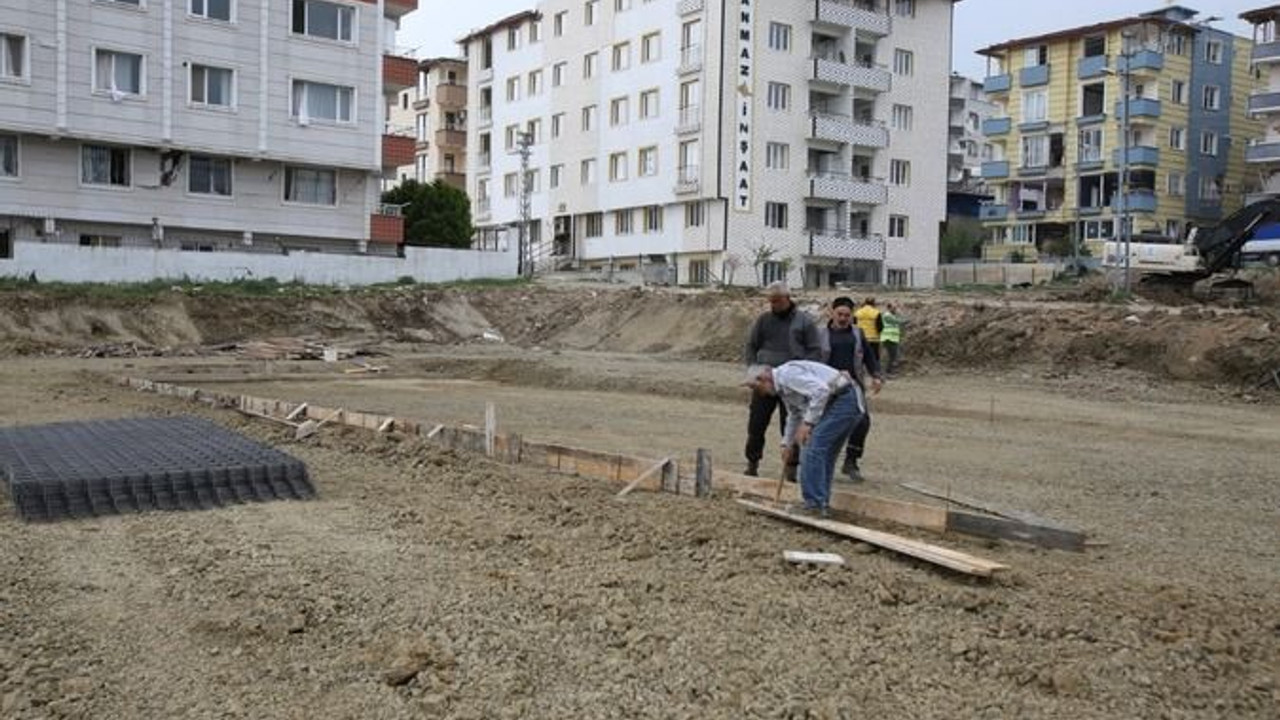 Büyükşehir'den, Hatay esnafına 7 ayrı noktada prefabrik çarşı