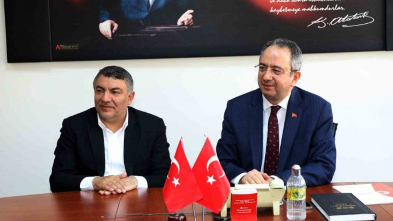 Belediye başkanından kaymakama fahri hemşehrilik beratı