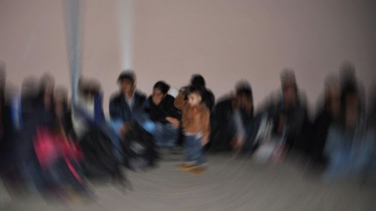 33 düzensiz göçmen sınır dışı edildi
