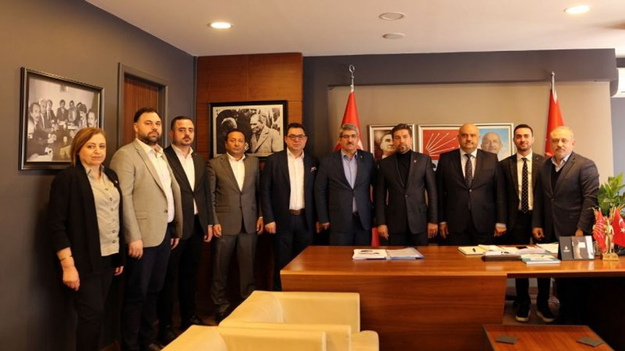 KOTO’dan CHP İl Başkanı Sarı’ya ‘hayırlı olsun’ ziyareti