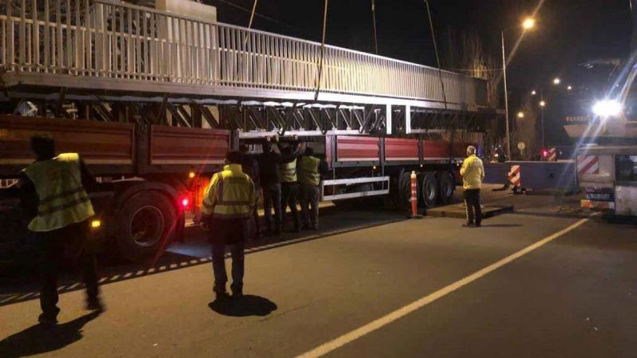 Eskihisar Feribot Yolu üstgeçidi yenileniyor
