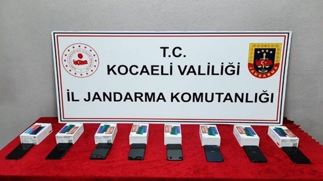 Kocaeli’de 8 adet kaçak telefon ele geçirildi