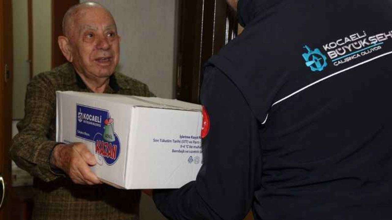 Büyükşehir, 86 yaşındaki Ali Amca’yı da yalnız bırakmıyor