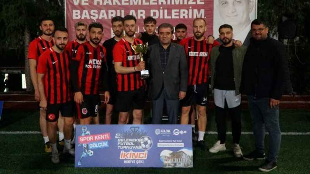 GÖLCÜK BELEDİYESİ 22.GELENEKSEL FUTBOL TURNUVASI ŞAMPİYONU AZAT İNŞAAT