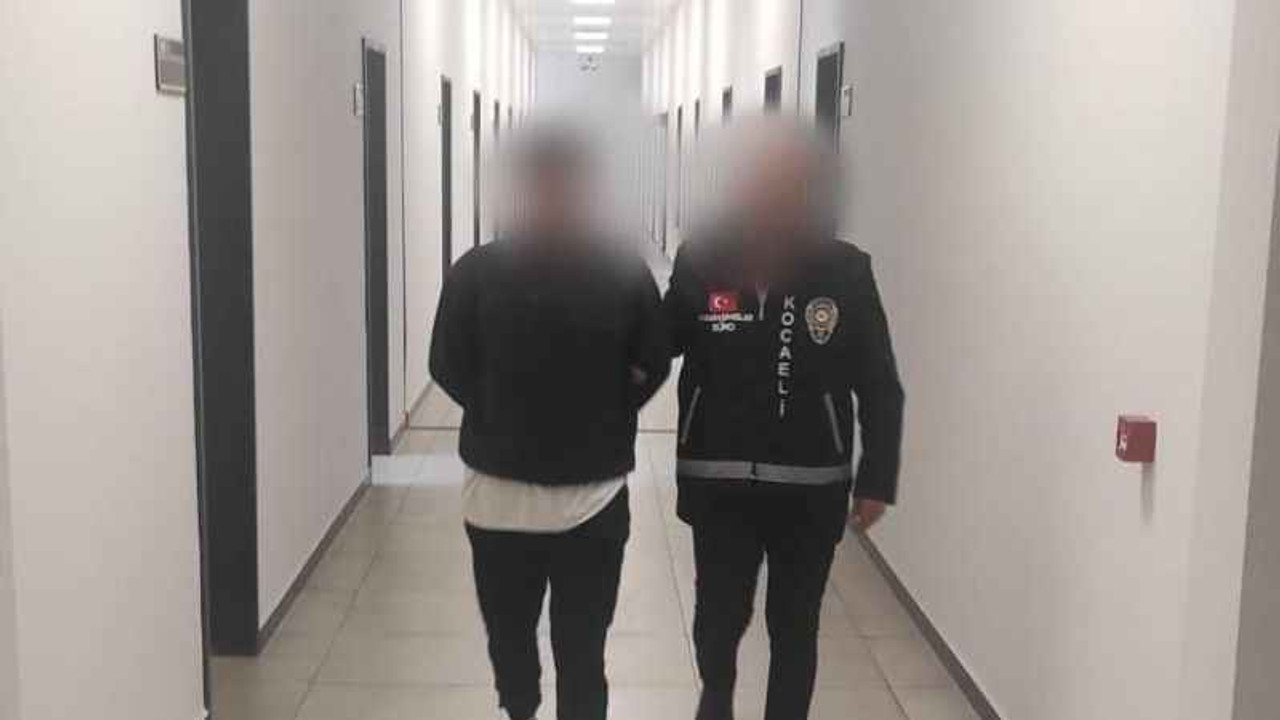 Hırsızlık suçundan aranıyordu, yakayı ele verdi