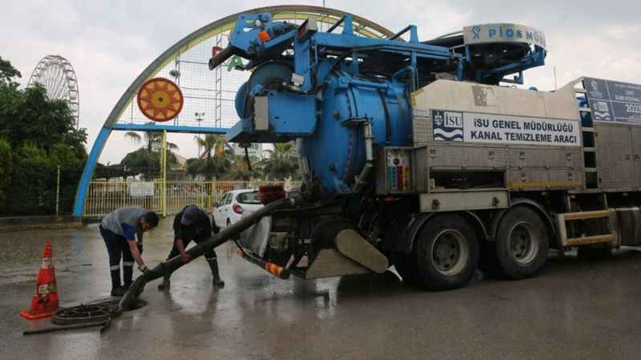 Büyükşehir, sağanak yağışa anında müdahale ediyor