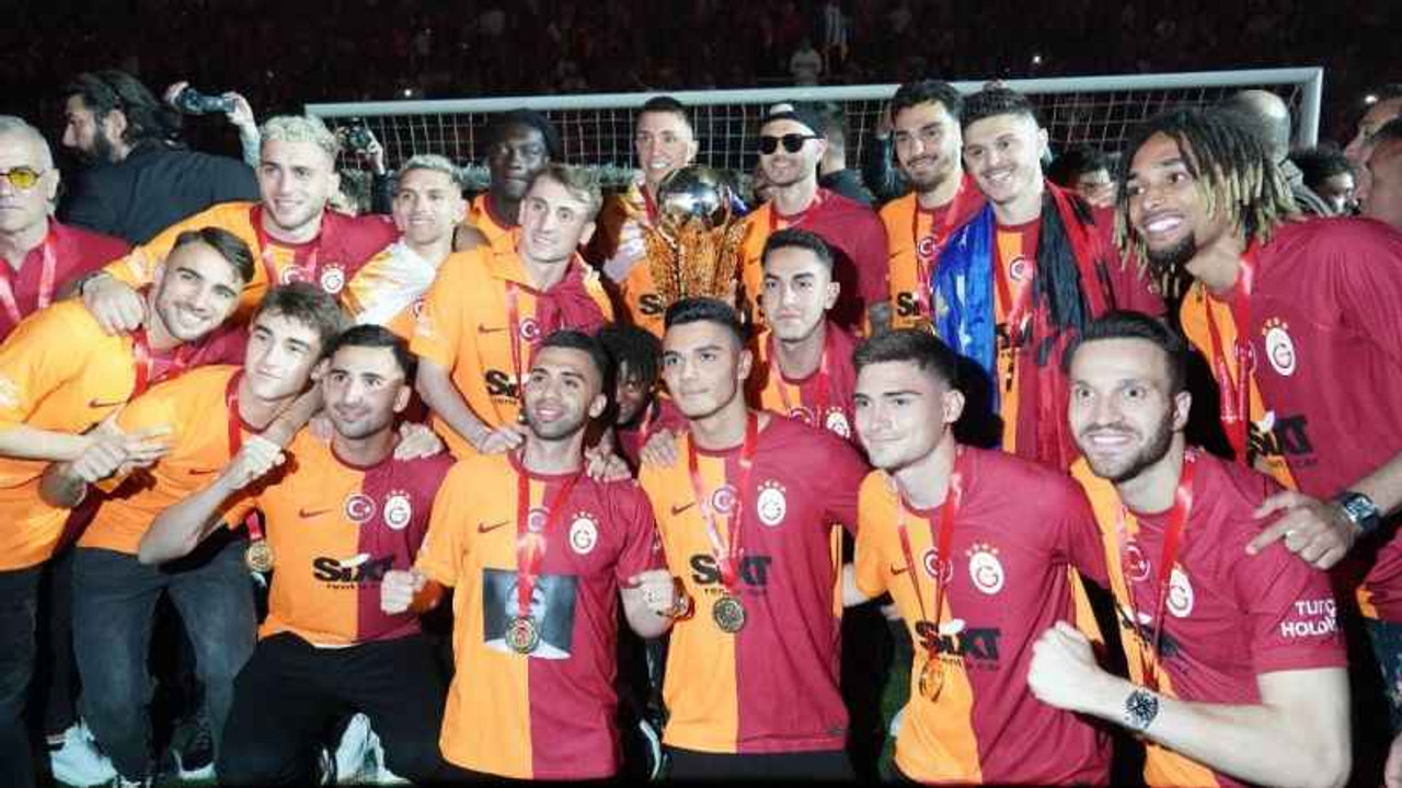 Şampiyon Galatasaray kupasını aldı