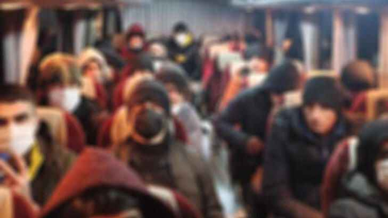 49 düzensiz göçmen sınır dışı edildi