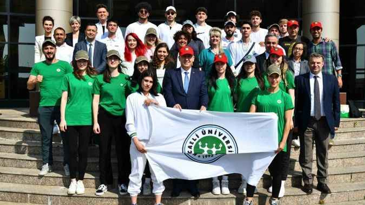 KOÜ Rektörü Nuh Zafer Cantürk, Üniversitenin başarılı sporcularıyla bir araya geldi