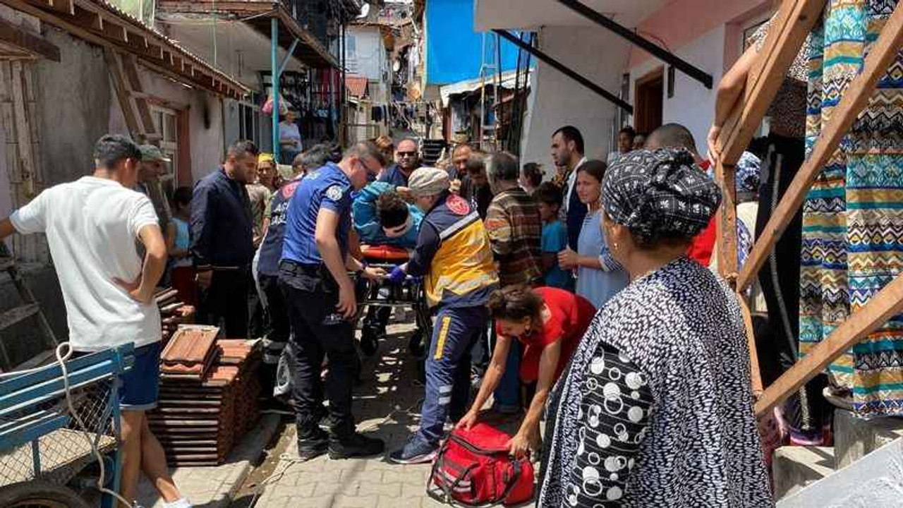 Çatıya çıkarken düşerek yaralandı