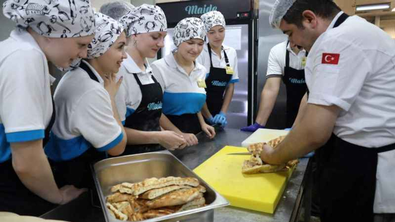 Hollandalı öğrenciler Türk Mutfağını Kocaeli’de öğreniyor