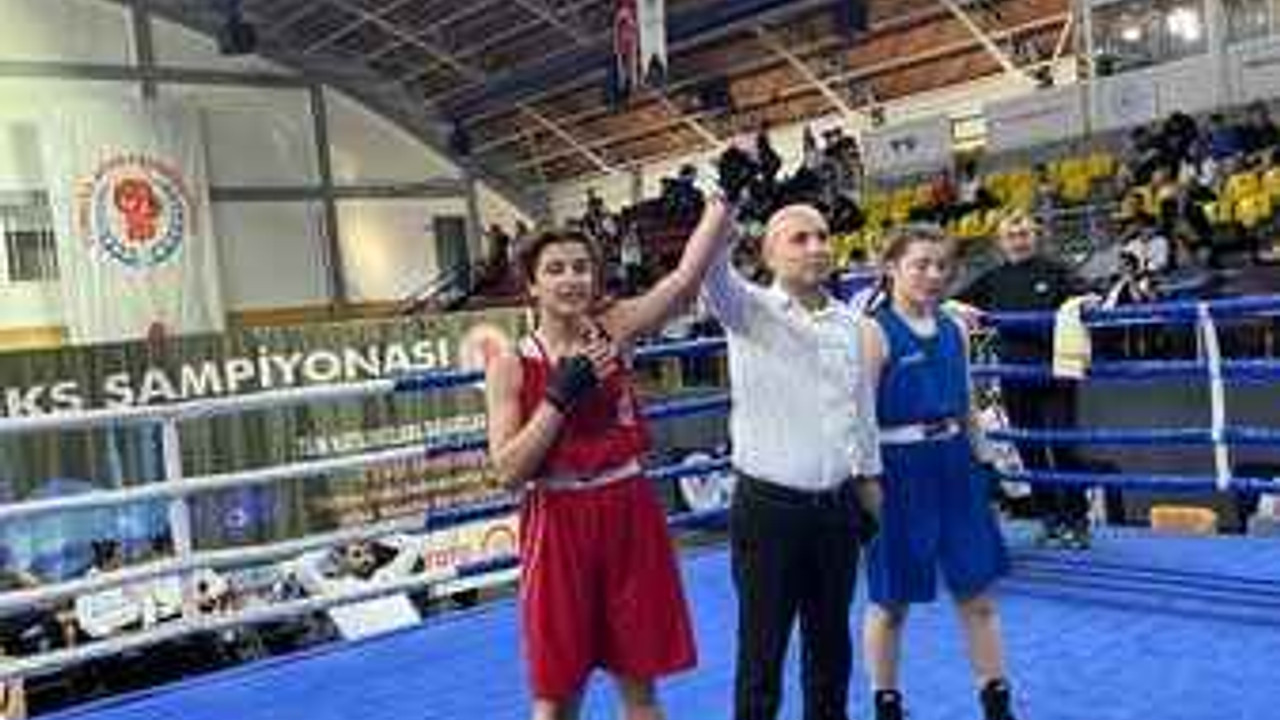 Kağıtsporlu boksörlerden 3 bronz